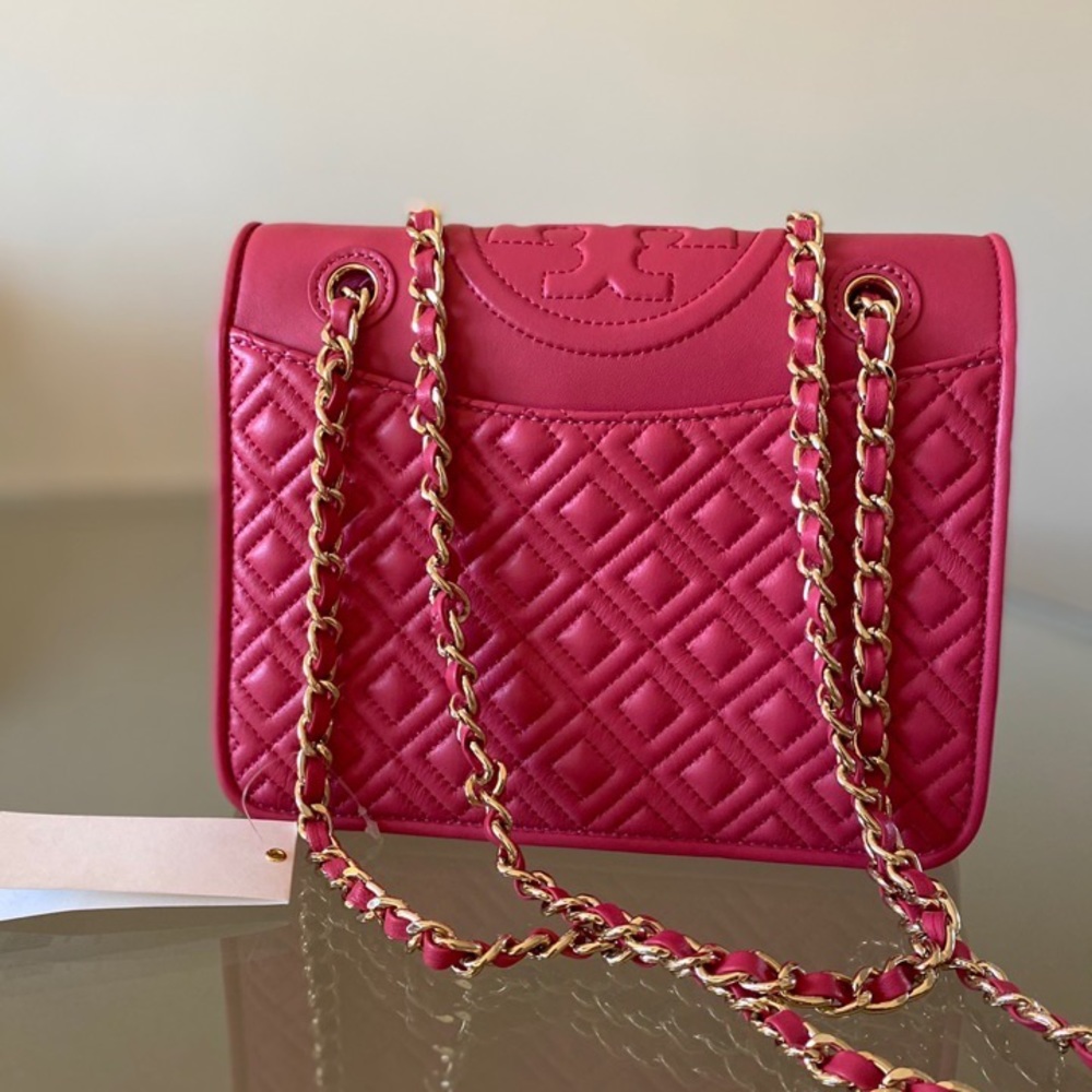 LAST ONE ! Authentic Tory Burch fleming medium bag